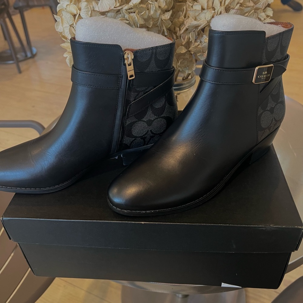 Coach boots womens size 9